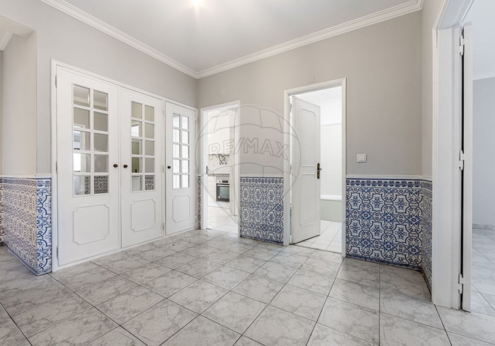 5d69f176-3d70-4d3a-908b-e74b4f49640b