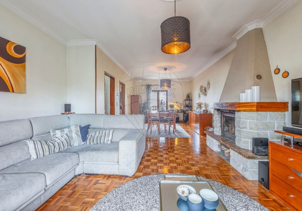 8d21c23f-4cdc-446d-85e9-f40e1db99b77