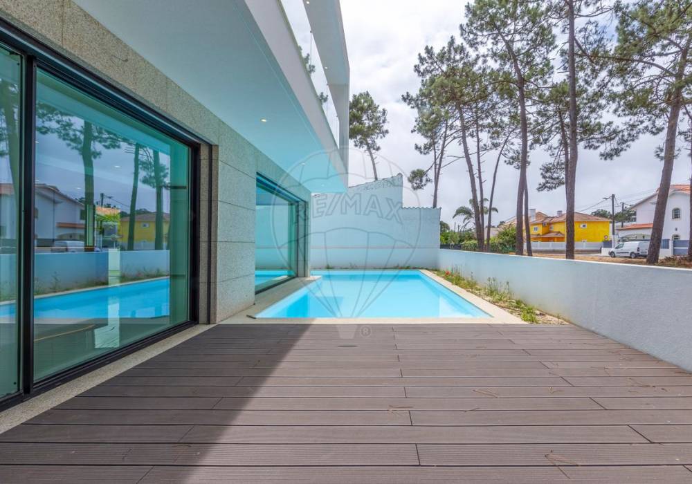 efec025f-c770-4883-9d78-9effd7732799