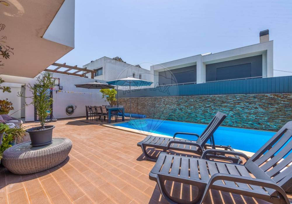 fbc41d7d-418e-4929-94b6-60834dba7d26